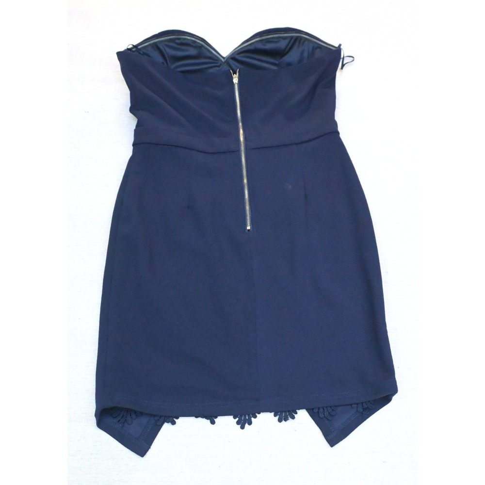 XTAREN Womens M NWT Navy Strapless Bodycon Mini Dress Tulip Wrap Crochet Lace - Picture 8 of 8